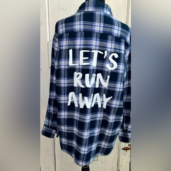 💙 Flannel Shirt “Let’s Run Away” by FOREVER 21💙 - Picture 7 of 10